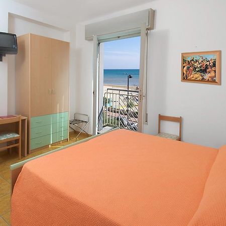 Hotel Dinarica มาร็อตตา ภายนอก รูปภาพ