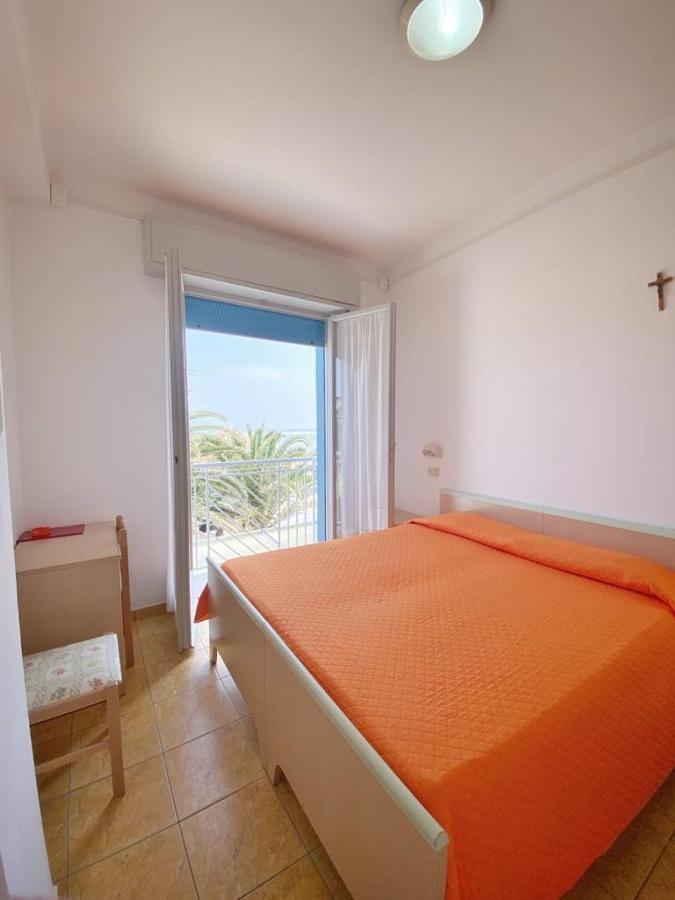 Hotel Dinarica มาร็อตตา ภายนอก รูปภาพ