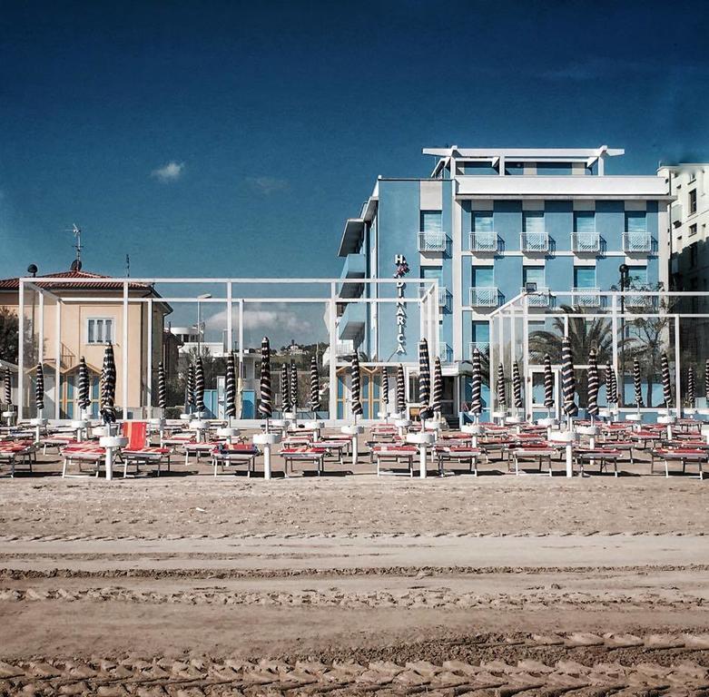 Hotel Dinarica มาร็อตตา ภายนอก รูปภาพ