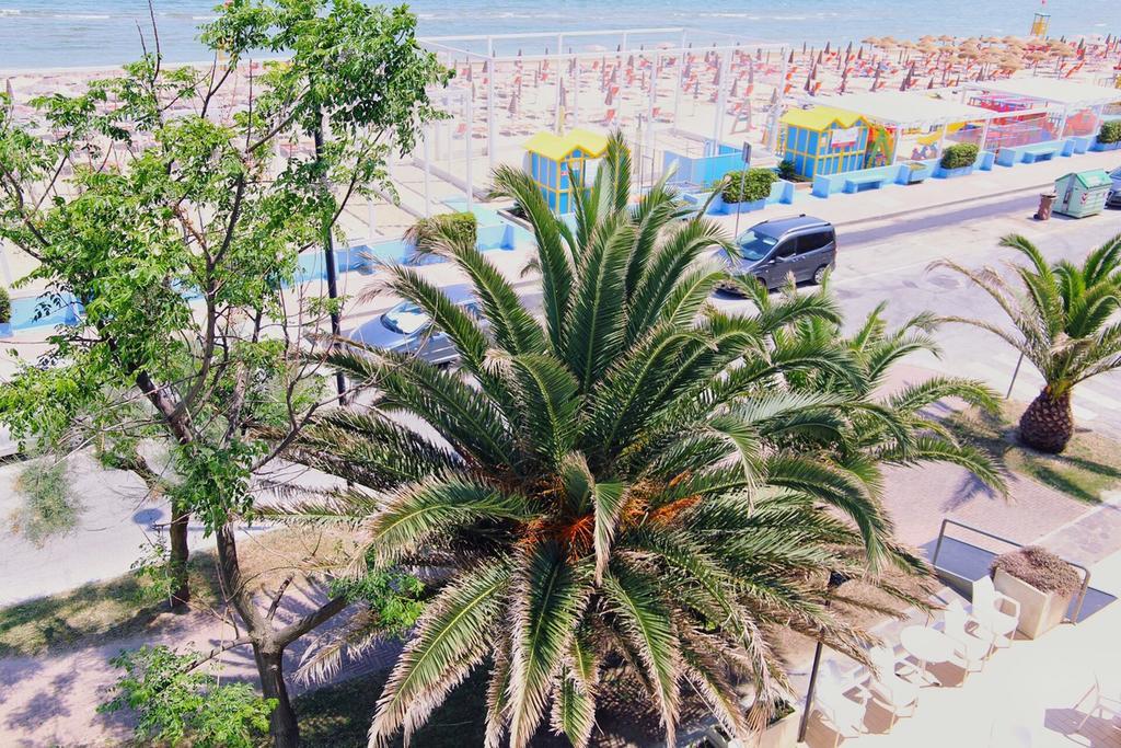 Hotel Dinarica มาร็อตตา ภายนอก รูปภาพ