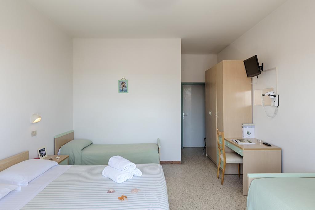 Hotel Dinarica มาร็อตตา ภายนอก รูปภาพ