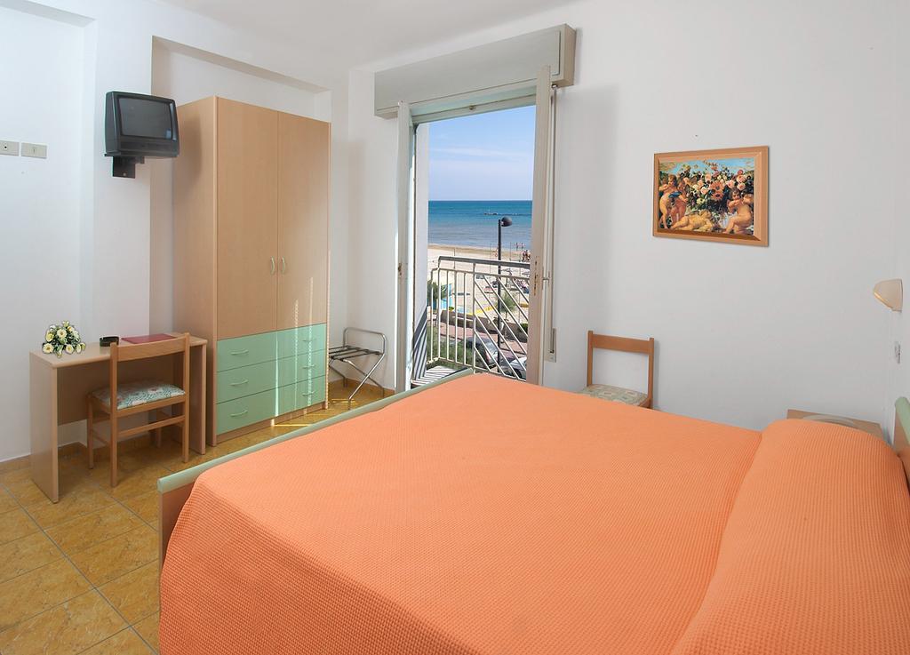Hotel Dinarica มาร็อตตา ภายนอก รูปภาพ